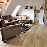Neue Reihe 28 - Wolke 7 *